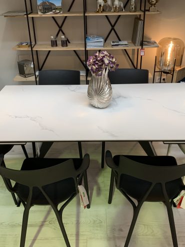 tables et chaises carrées auxerre